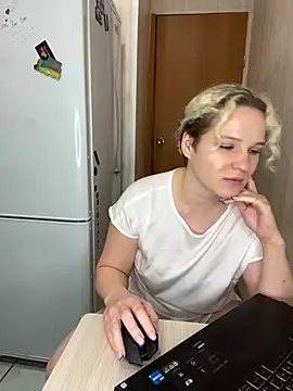 MrMrsRight online show from 02/06/25, 11:04