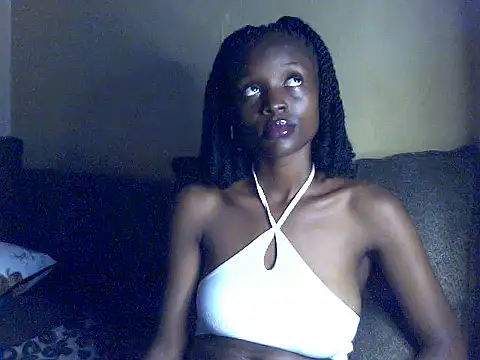 petite clara24 online show from 11/11/25, 11:05