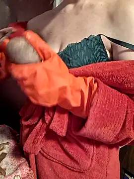 Snapshot of _Kitti_ chatting on 11/19/25, 05:46 Kitti online show from 11/19/25, 05:46