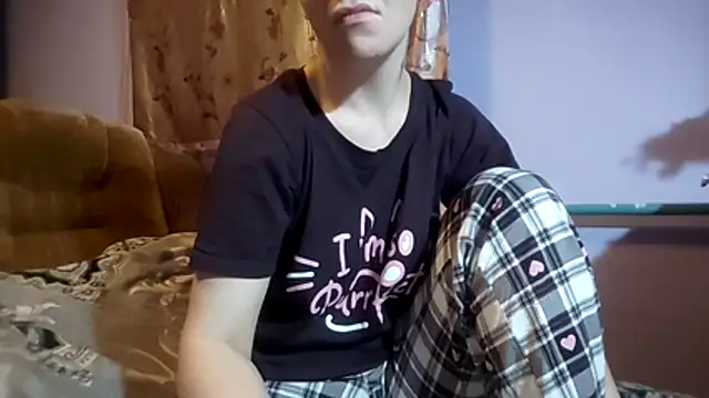 Snapshot of _Kitti_ chatting on 12/03/25, 06:32 Kitti online show from 12/03/25, 06:32