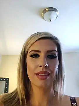 Snapshot of ellieconradxo chatting on 12/30/24, 06:16 ellieconradxo online show from 12/30/24, 06:16