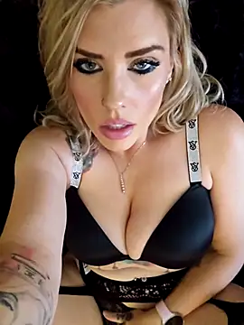 Snapshot of ellieconradxo chatting on 09/09/25, 05:12 ellieconradxo online show from 09/09/25, 05:12