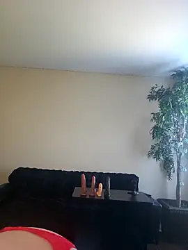 Snapshot of ellieconradxo chatting on 10/28/25, 04:31 ellieconradxo online show from 10/28/25, 04:31