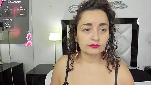  luna  sweet  online show from 02/02/25, 02:59