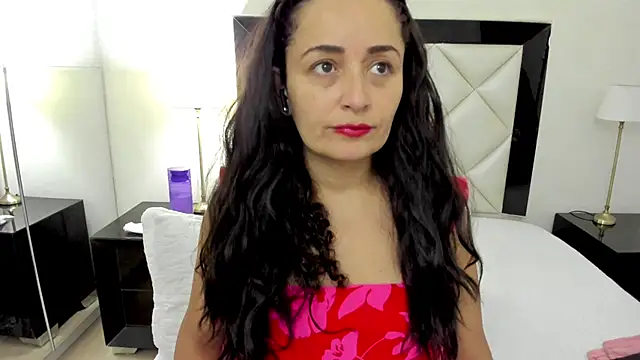  luna  sweet  online show from 02/13/25, 03:39