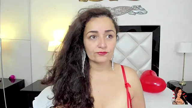  luna  sweet  online show from 02/14/25, 03:43