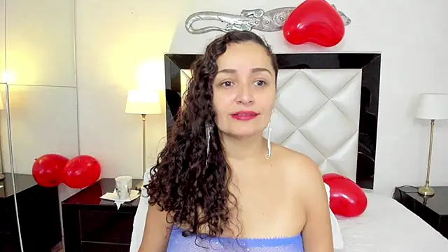  luna  sweet  online show from 02/15/25, 03:42