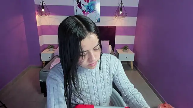 Snapshot of Alli_cooper chatting on 12/13/24, 12:39 Alli cooper online show from 12/13/24, 12:39