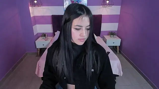 Snapshot of Alli_cooper chatting on 01/16/25, 01:04 Alli cooper online show from 01/16/25, 01:04