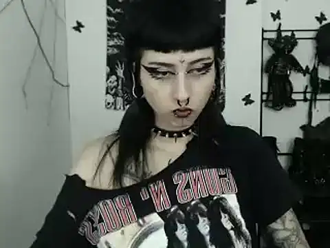 Snapshot of n0sferatus__ chatting on 09/12/25, 04:23 n0sferatus online show from 09/12/25, 04:23