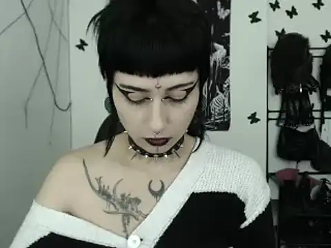 Snapshot of n0sferatus__ chatting on 12/18/25, 03:01 n0sferatus online show from 12/18/25, 03:01