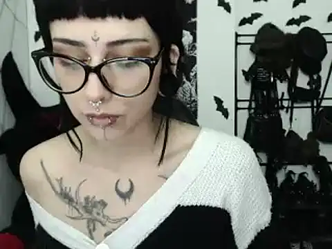 Snapshot of n0sferatus__ chatting on 03/12/26, 01:56 n0sferatus online show from 03/12/26, 01:56