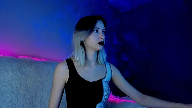 Snapshot of Inner_Light chatting on 01/18/25, 03:59 Inner Light online show from 01/18/25, 03:59