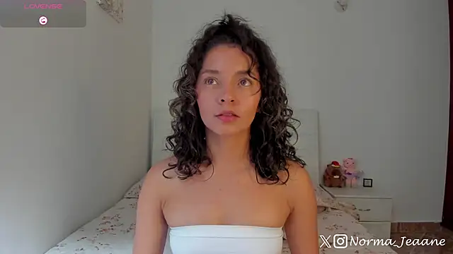 Snapshot of Norma-Jeaane chatting on 12/22/25, 06:16 Norma-Jeaane online show from 12/22/25, 06:16