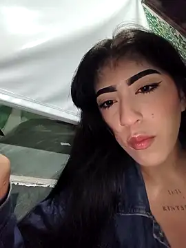 chaymae nah  online show from 04/17/26, 02:36