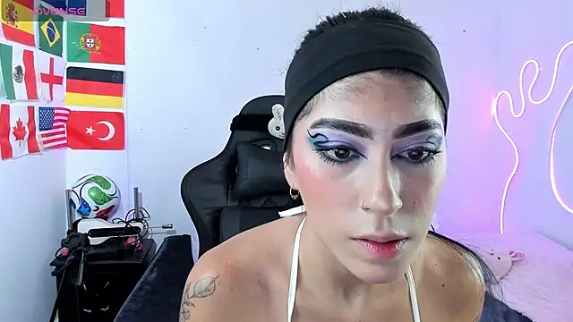 Snapshot of chaymae_nah_ chatting on 06/23/26, 12:52 chaymae nah online show from 06/23/26, 12:52