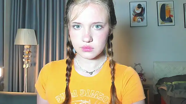 HanahCute online show from 02/23/25, 08:55