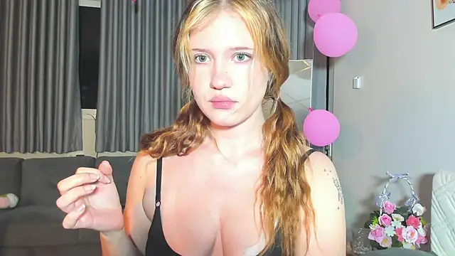 HanahCute online show from 03/15/25, 06:43