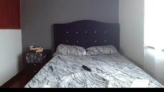 Emilia 1995 online show from 12/19/25, 08:05