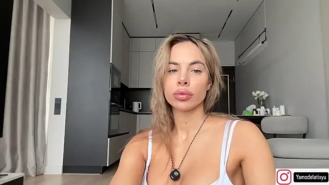 diffgirls2 online show from 10/22/25, 11:10