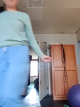 Evelina cute online show from 11/11/25, 10:04