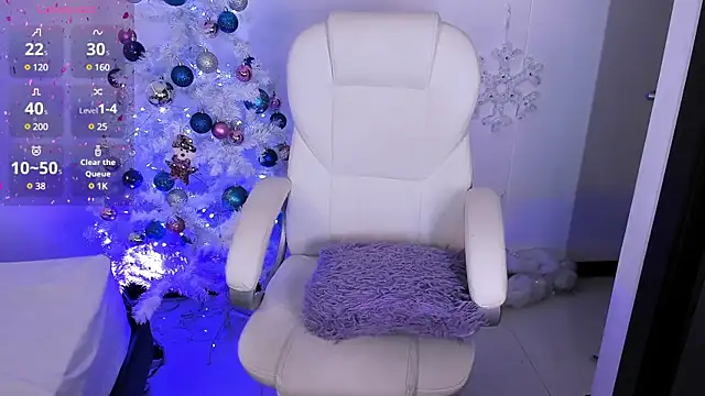 Snapshot of nyna_1 chatting on 12/20/24, 06:45 nyna 1 online show from 12/20/24, 06:45