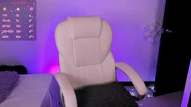 Snapshot of nyna_1 chatting on 02/28/25, 09:55 nyna 1 online show from 02/28/25, 09:55