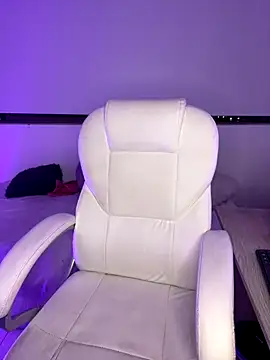 Snapshot of nyna_1 chatting on 09/18/25, 11:51 nyna 1 online show from 09/18/25, 11:51