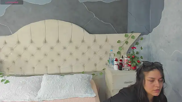 Snapshot of AmberGreyy_ chatting on 12/19/25, 05:31 AmberGreyy online show from 12/19/25, 05:31