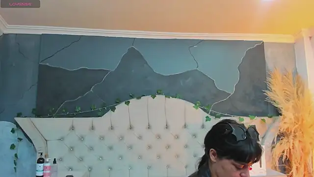 Snapshot of AmberGreyy_ chatting on 01/10/26, 01:13 AmberGreyy online show from 01/10/26, 01:13