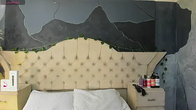 Snapshot of AmberGreyy_ chatting on 01/13/26, 06:13 AmberGreyy online show from 01/13/26, 06:13