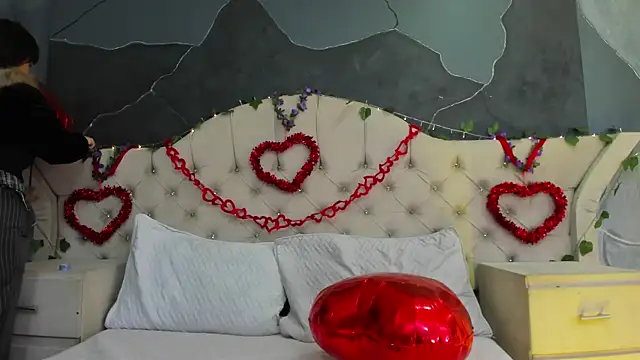 Snapshot of AmberGreyy_ chatting on 02/14/26, 11:51 AmberGreyy online show from 02/14/26, 11:51