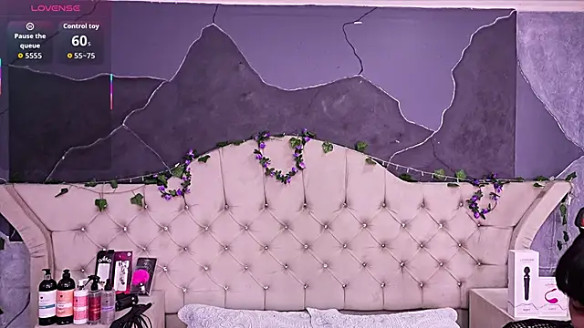 Snapshot of AmberGreyy_ chatting on 02/19/26, 05:09 AmberGreyy online show from 02/19/26, 05:09