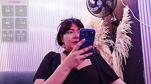 AmberGreyy  online show from 07/04/26, 04:57