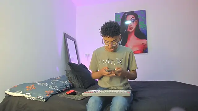 harrytwink18 online show from 03/19/25, 01:29