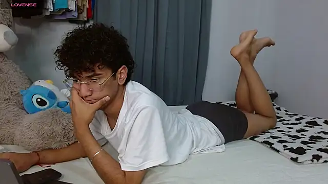 harrytwink18 online show from 04/07/26, 02:17