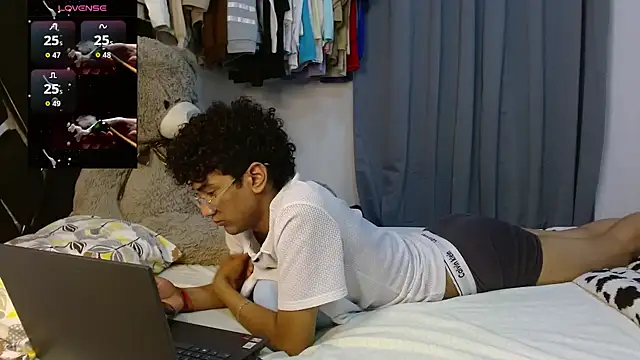 harrytwink18 online show from 04/08/26, 02:33