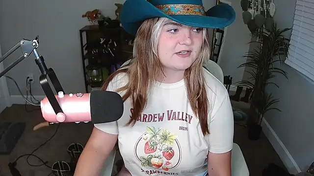 Snapshot of rodeobrii chatting on 04/30/26, 01:56 rodeobrii online show from 04/30/26, 01:56