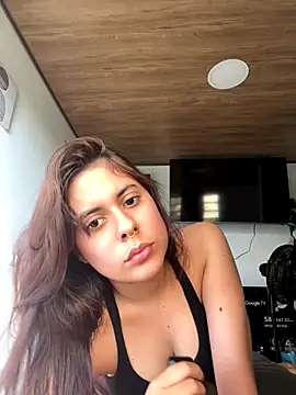 little isabela1 online show from 11/19/25, 07:03