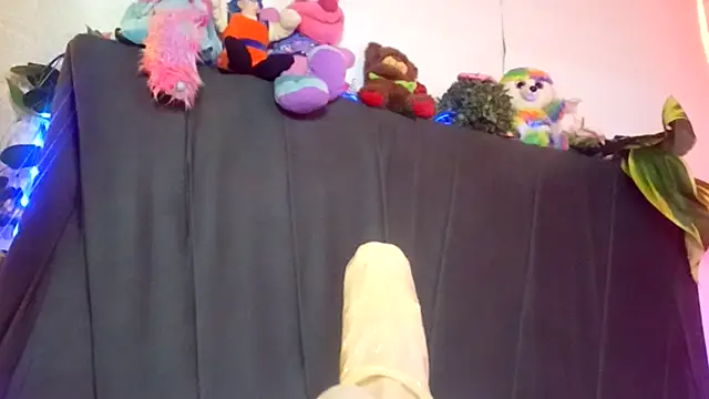 Snapshot of Devilnia9 chatting on 09/16/25, 10:38 Devilnia9 online show from 09/16/25, 10:38