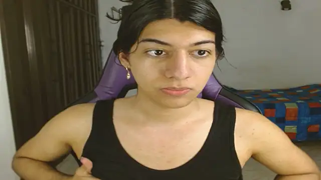 engielphoenis14 online show from 10/04/25, 10:41