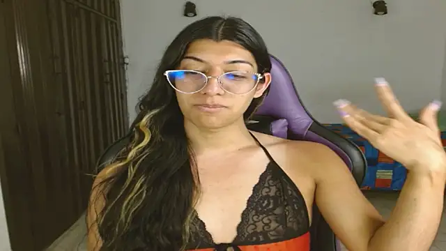 engielphoenis14 online show from 10/21/25, 09:26