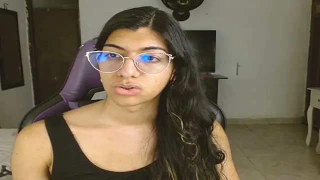 engielphoenis14 online show from 12/21/25, 10:06