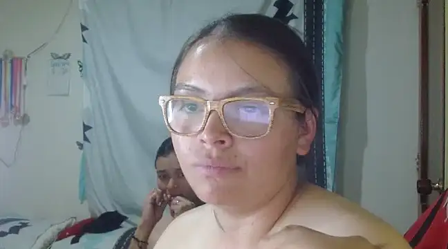 Snapshot of clayre_and_jill chatting on 01/28/25, 06:49 clayre and jill online show from 01/28/25, 06:49