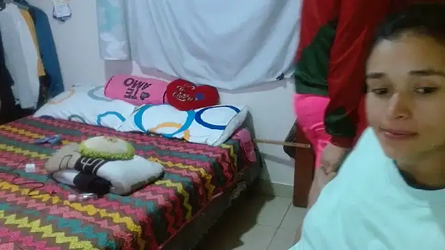 Snapshot of clayre_and_jill chatting on 09/29/25, 06:24 clayre and jill online show from 09/29/25, 06:24