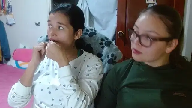 Snapshot of clayre_and_jill chatting on 10/24/25, 02:19 clayre and jill online show from 10/24/25, 02:19