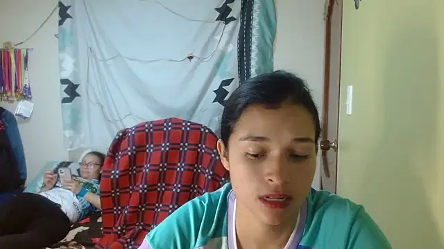 Snapshot of clayre_and_jill chatting on 01/06/26, 04:05 clayre and jill online show from 01/06/26, 04:05