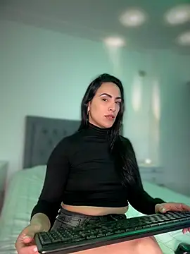 Snapshot of alessandra-a chatting on 05/19/26, 02:40 alessandra-a online show from 05/19/26, 02:40
