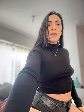 Snapshot of alessandra-a chatting on 05/22/26, 03:28 alessandra-a online show from 05/22/26, 03:28