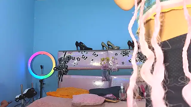 Snapshot of gabbiefoxthx chatting on 01/09/25, 04:41 gabbiefoxthx online show from 01/09/25, 04:41